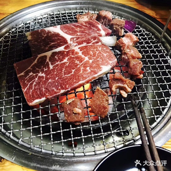 菜真牛烤肉(微山店)