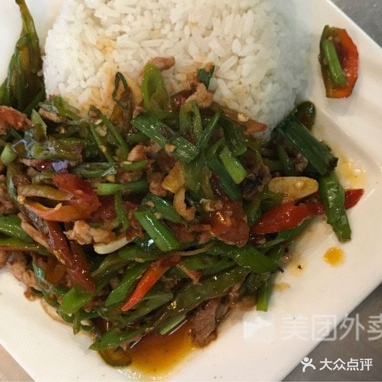 寨英张家甜品先吃点(河滨休闲街店)
