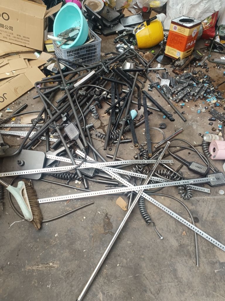 旭玲废旧回收站