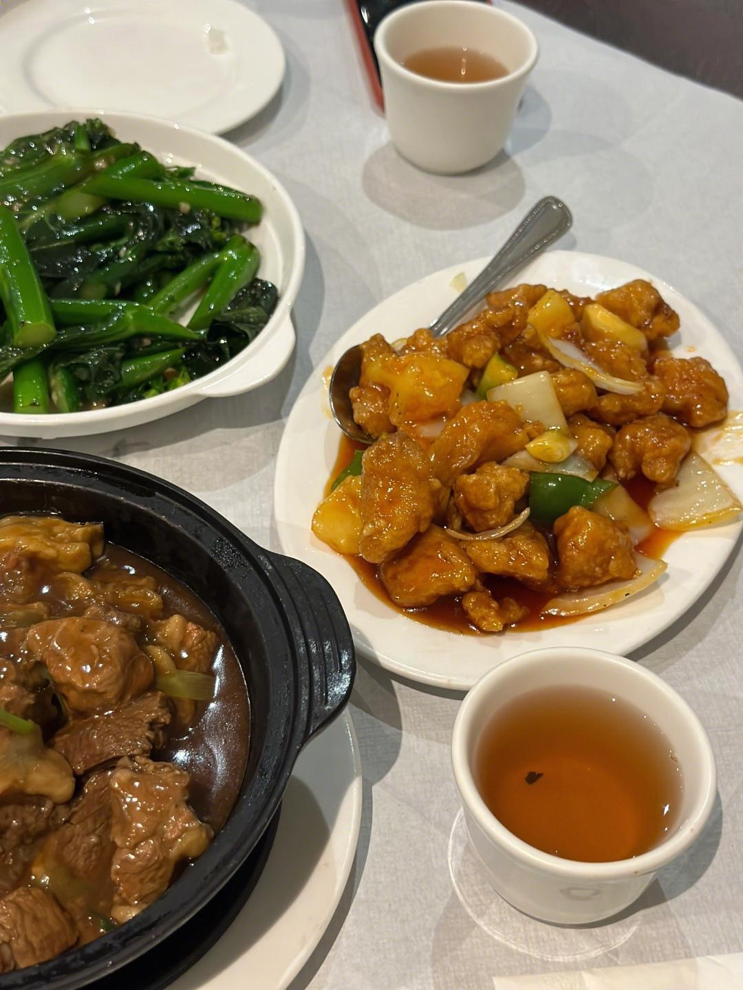 五月花菜馆(北亚泰大街店)