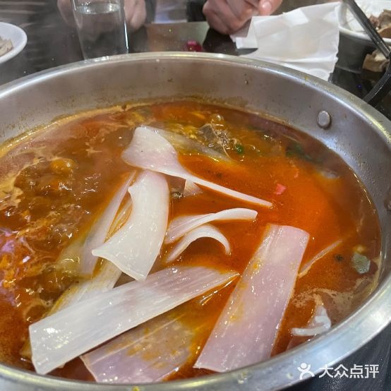 灿辉铁锅财鸡羊蝎子(松兰堡店)