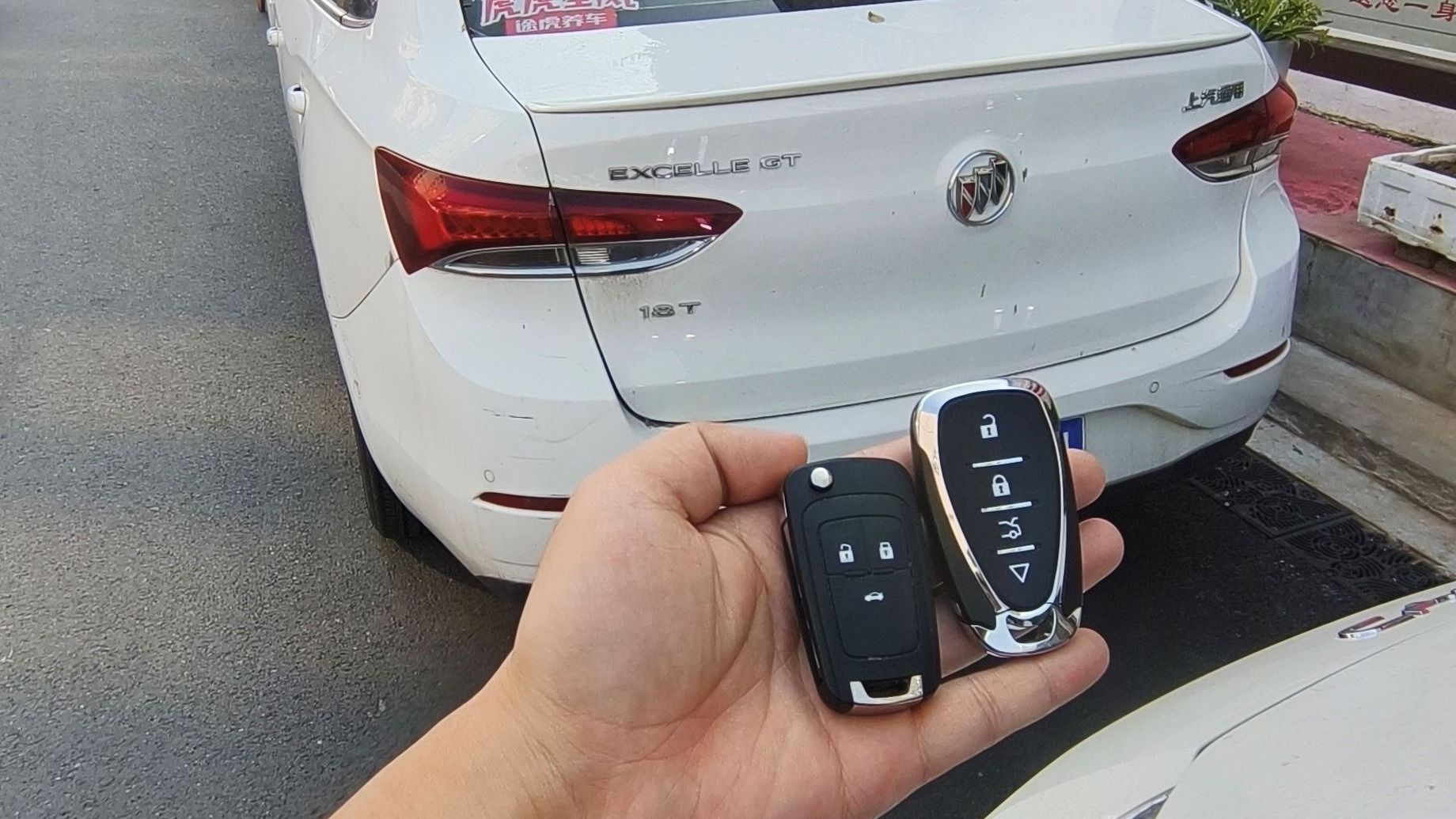 专业汽车钥匙开锁搭电