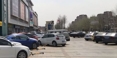 绿色家园-西侧地上停车场