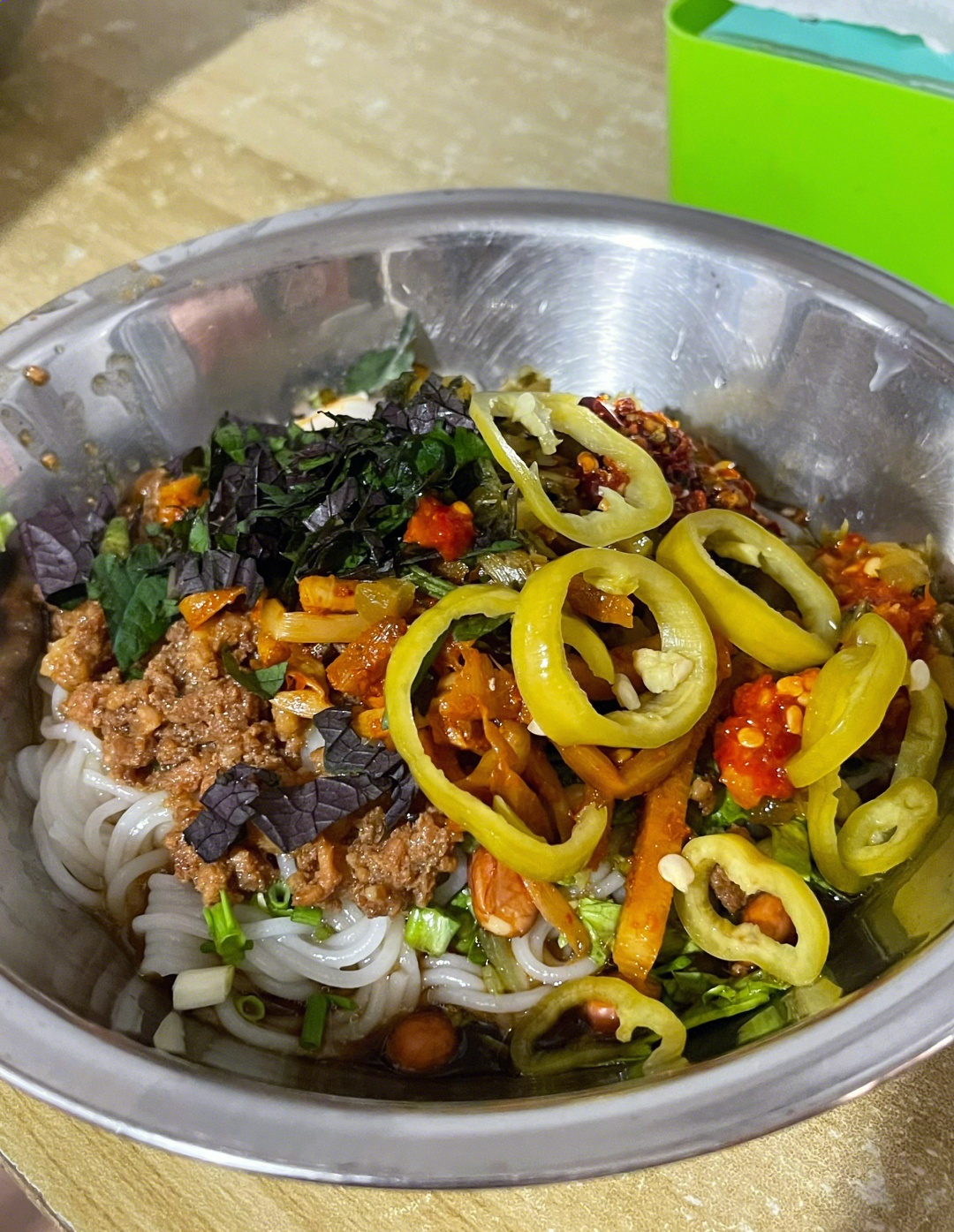 覃记生榨米粉(南铁一巷)