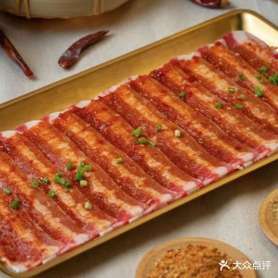 肉三两·泥炉烤肉(东部银泰店)