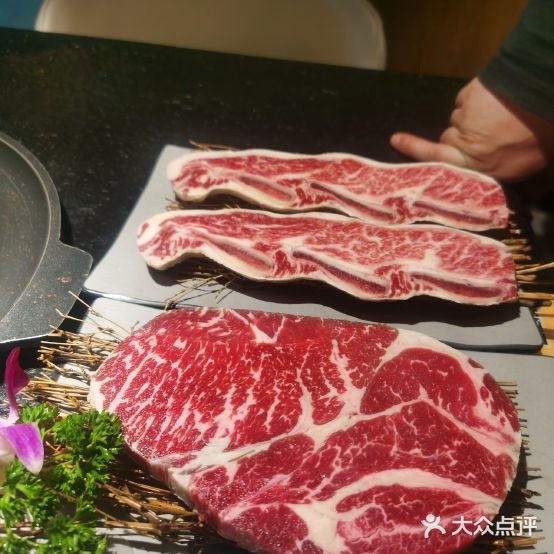 皮胡同里炭火烤肉(鹿港小镇店)