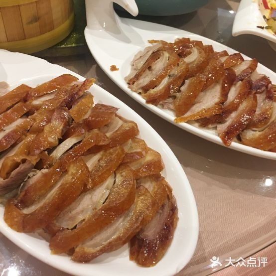 大红果烤鸭·新派融合菜(航宇路店)