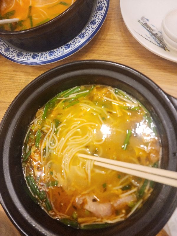过桥鲜过桥米线