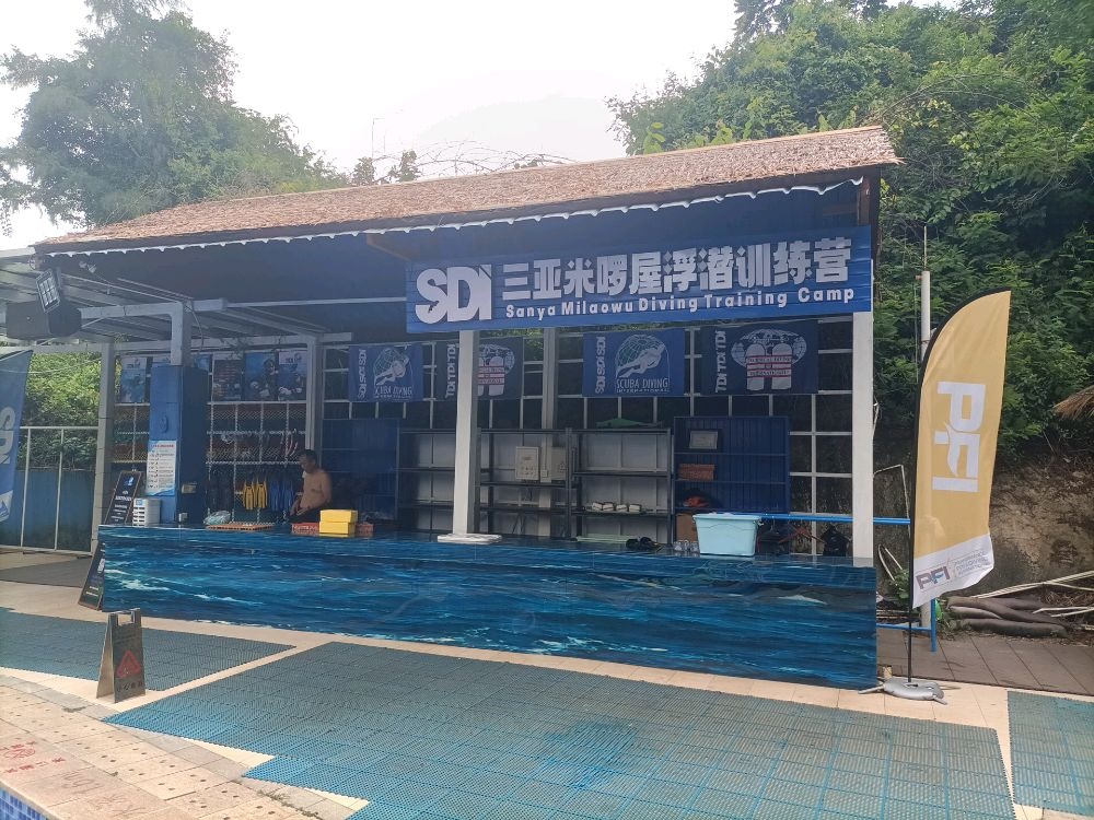 三亚米啰屋浮潜训练营