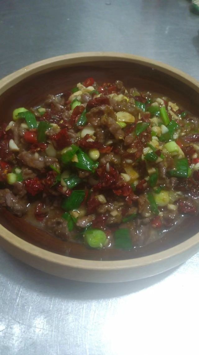 大坝老伍鱼头馆