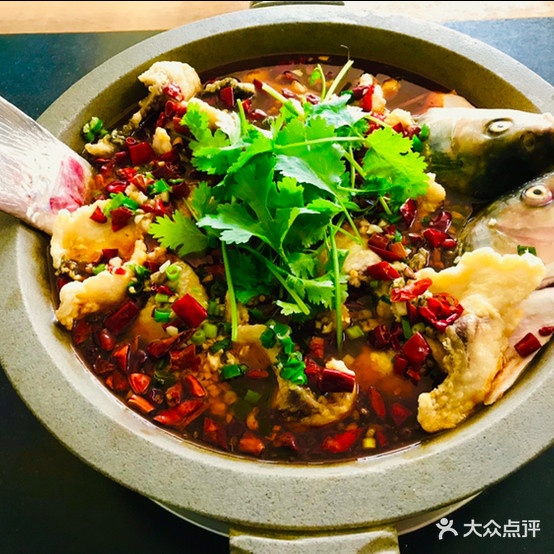 川渝重庆石锅鱼。