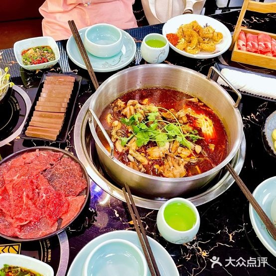 吴铭海鲜小火锅(玖洲道店)