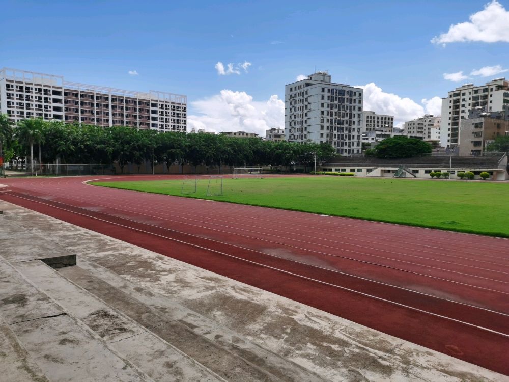 海南医科大学(城西校区)-体育场