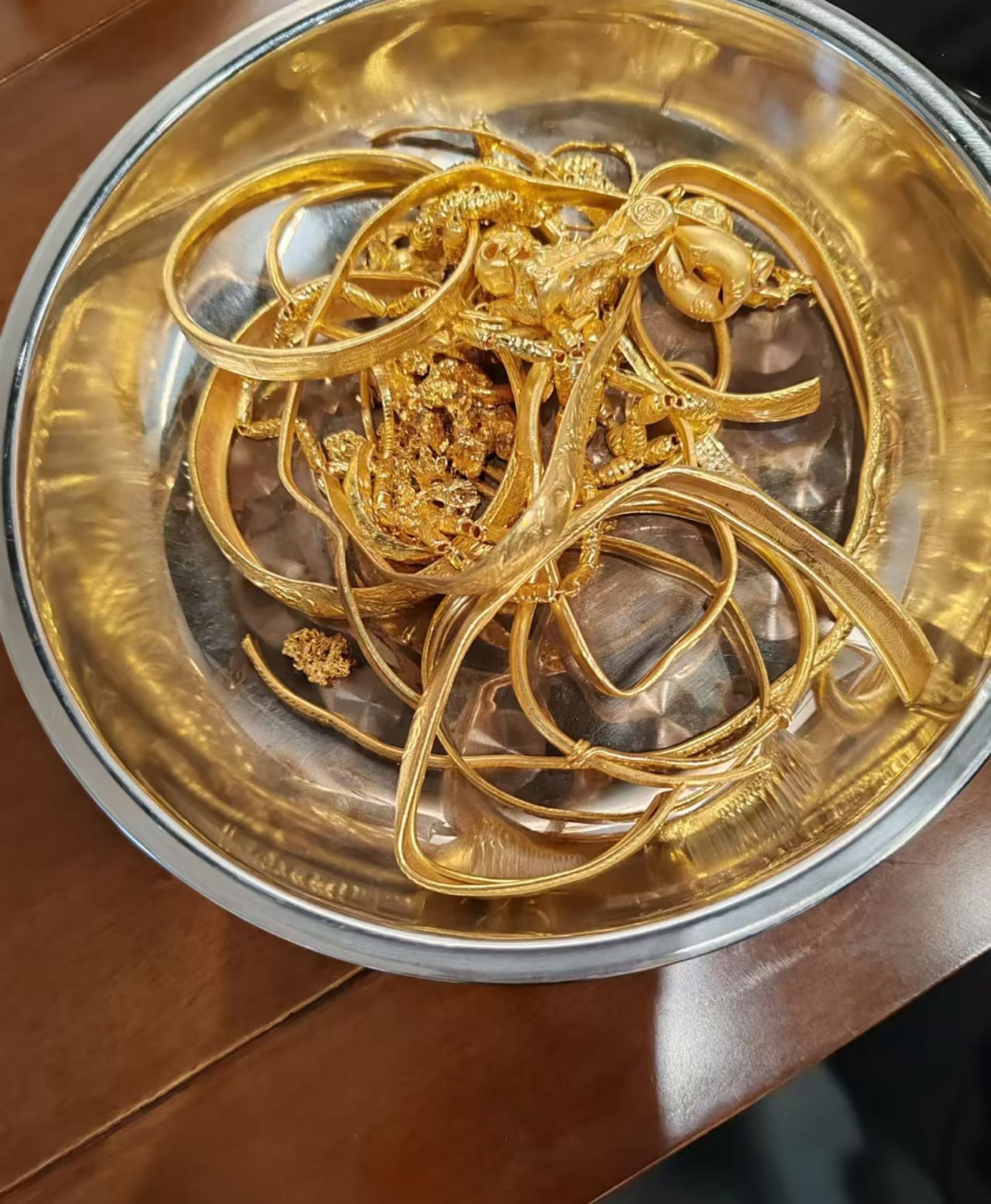 琛利寄卖行黄金名表名包奢侈品回收