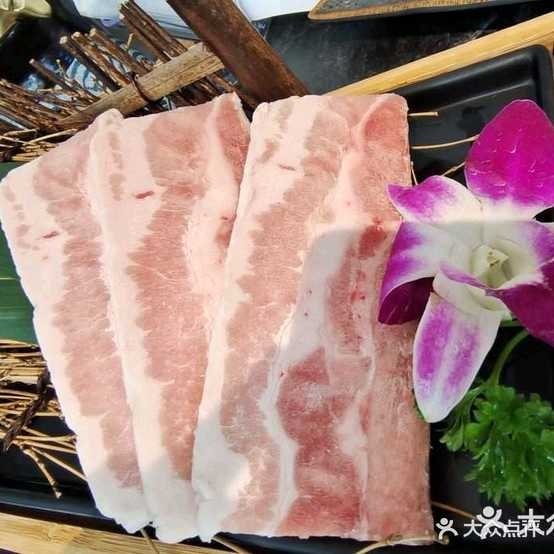 黑牛小镇市集靠肉(元驰世纪城店)