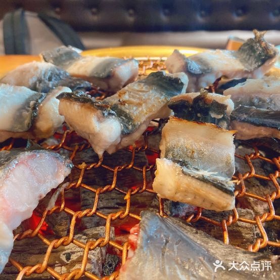 壹兆炭火靠肉·活鳗鱼(全运店)