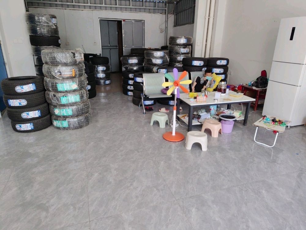 陵水三才龙德轮胎店(24小时道路救援·补胎换胎)