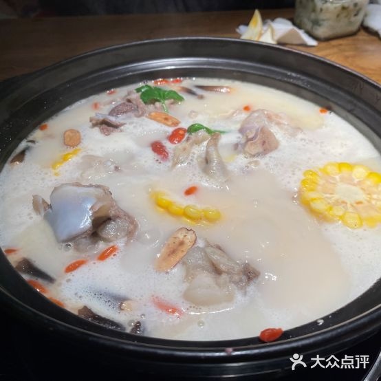 三人行·胡椒朱骨(大宁店)