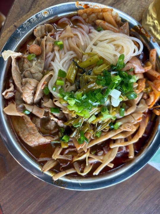 大师螺蛳粉(东兴店)