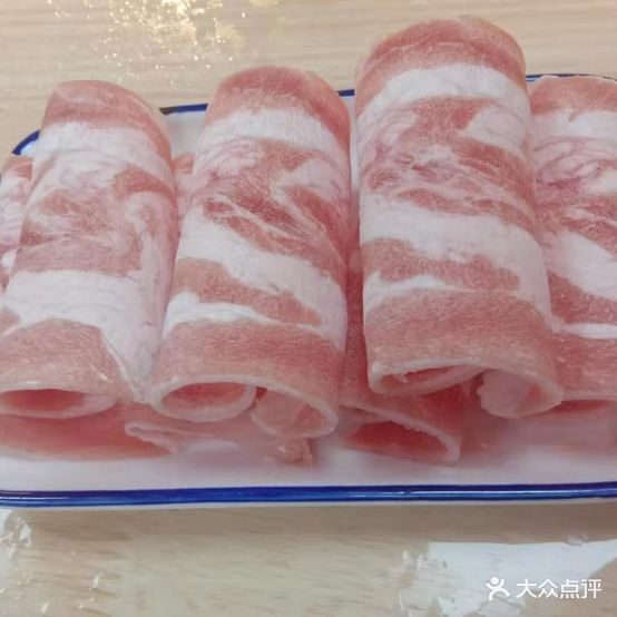 这有船海鲜火锅风自助餐厅