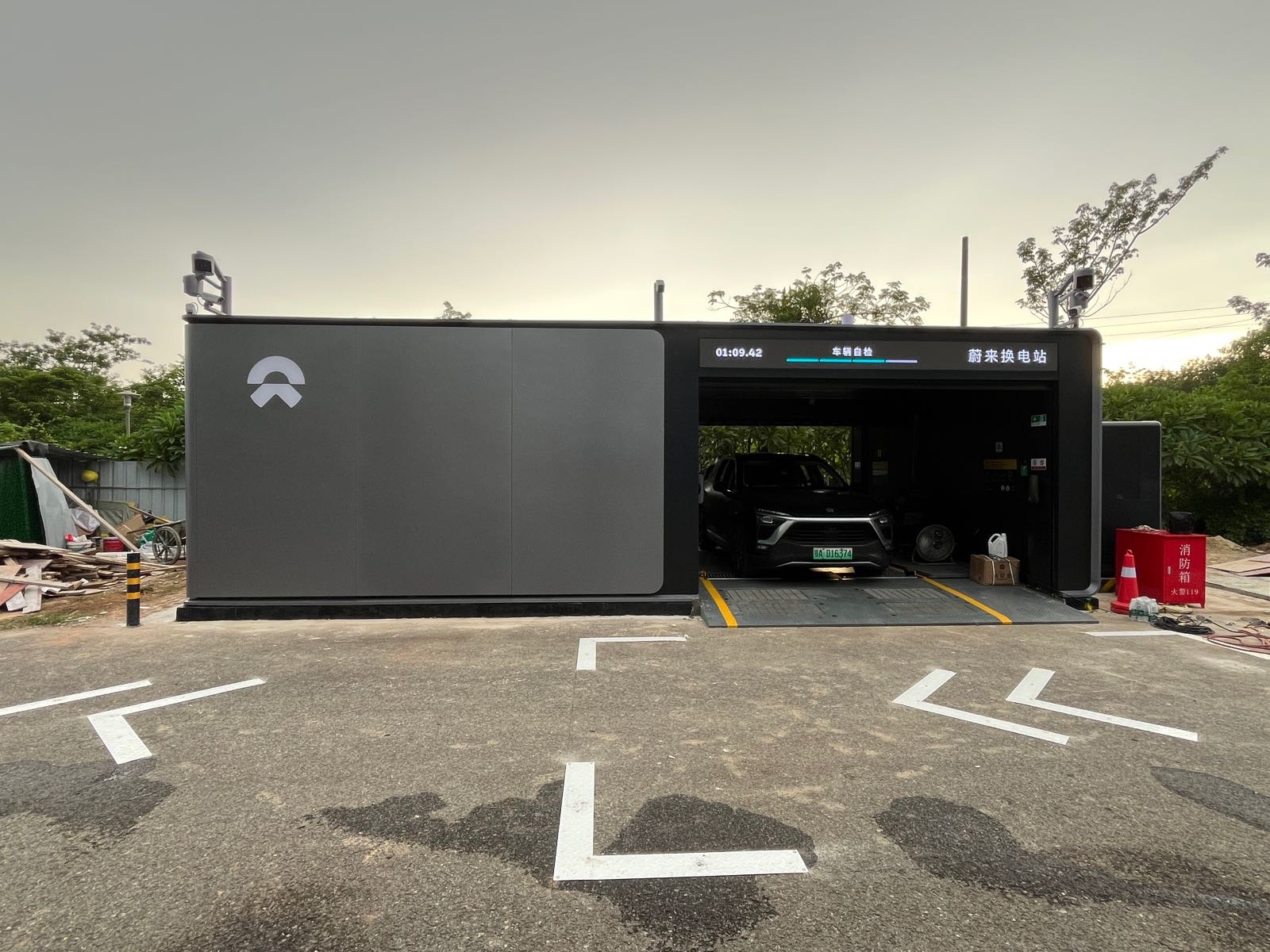 海南昌江民族团结进步广场蔚来换电站