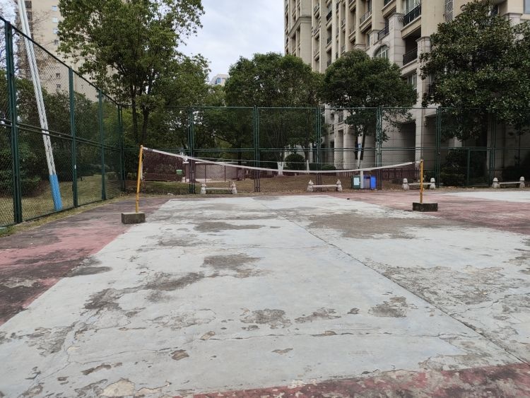 凤鸣苑-羽毛球场网球场