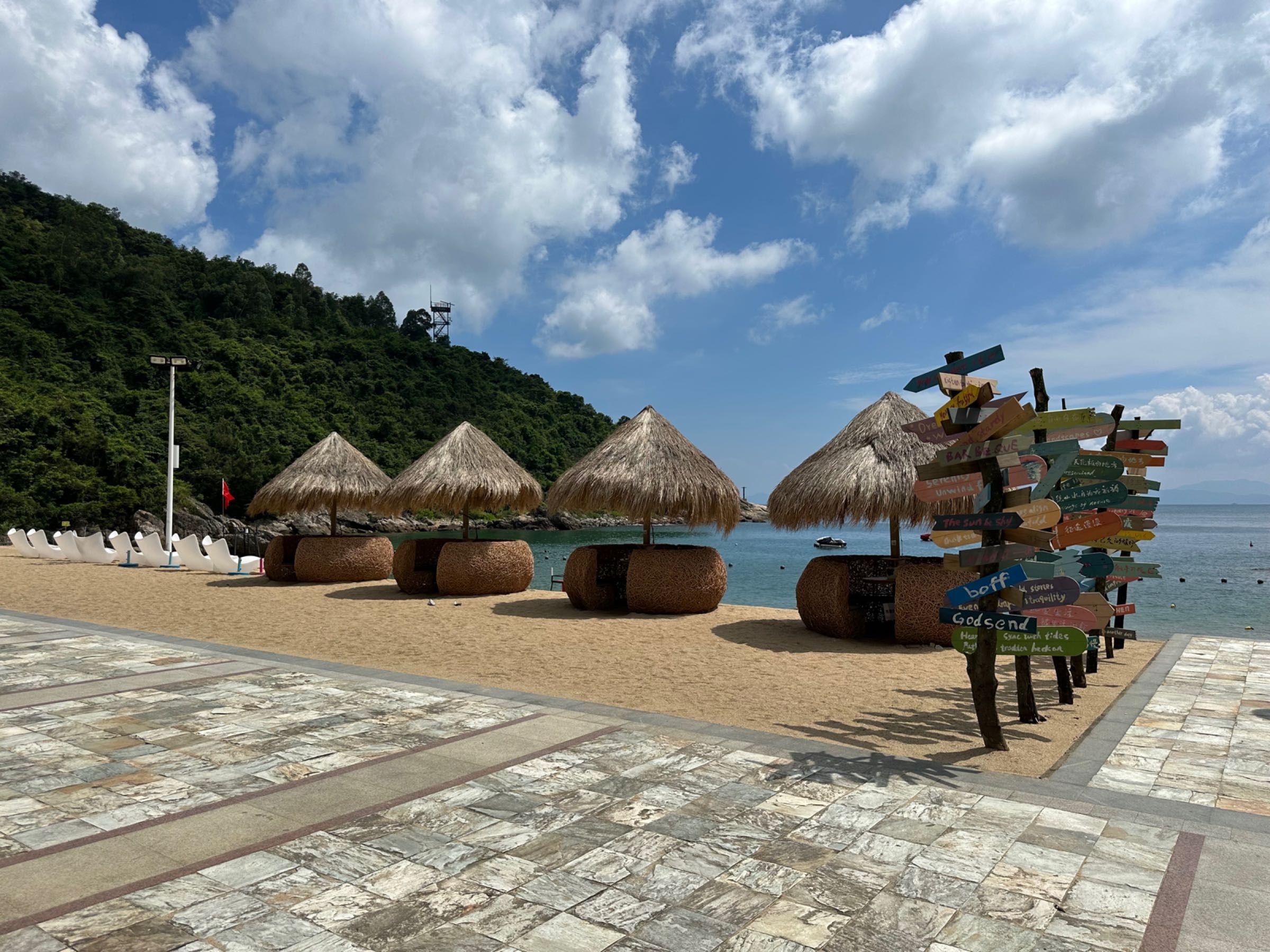 阿卡那拉琉璃海度假区