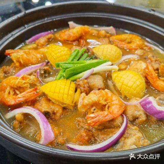 邑赞星厨·黄金鲍鱼鸡煲·榴莲椰子鸡煲