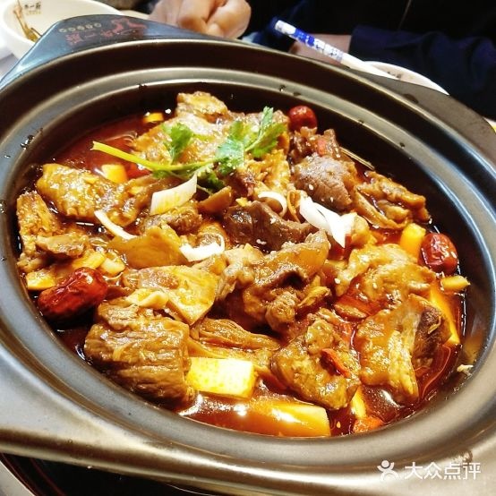 牛一厨鸡头巴脑锅(民生西路店)