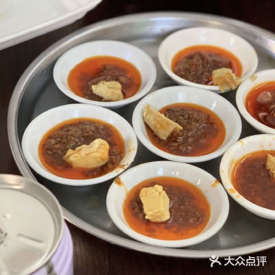 品清阿松牛腩店