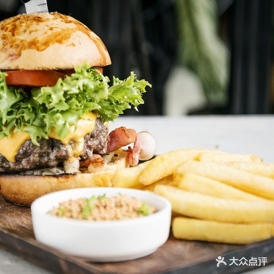 super美式牛肉汉堡