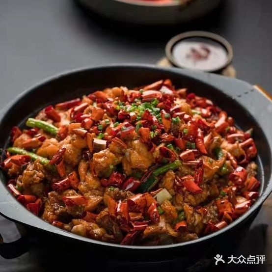 娃天下·铁锅辛辣螺蛳蛙(港宝店)