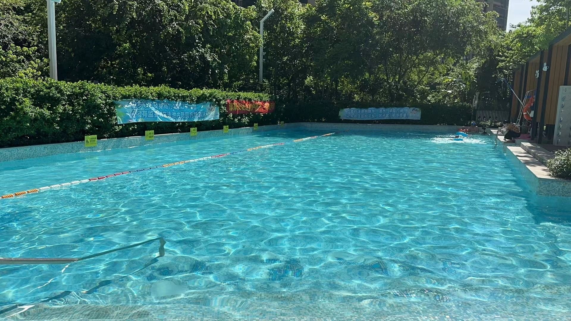 保利天环花园-游泳池