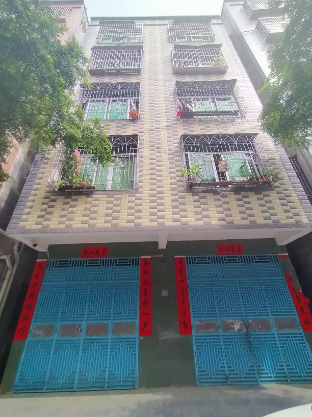 麻章区镇安六横路26号