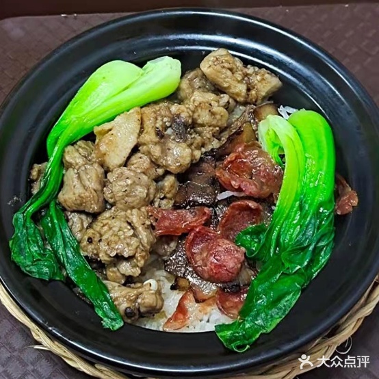 嘉何煲仔饭