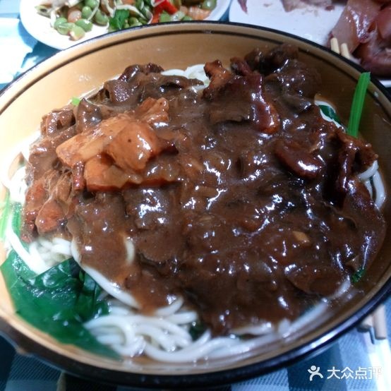 老末卤肉店