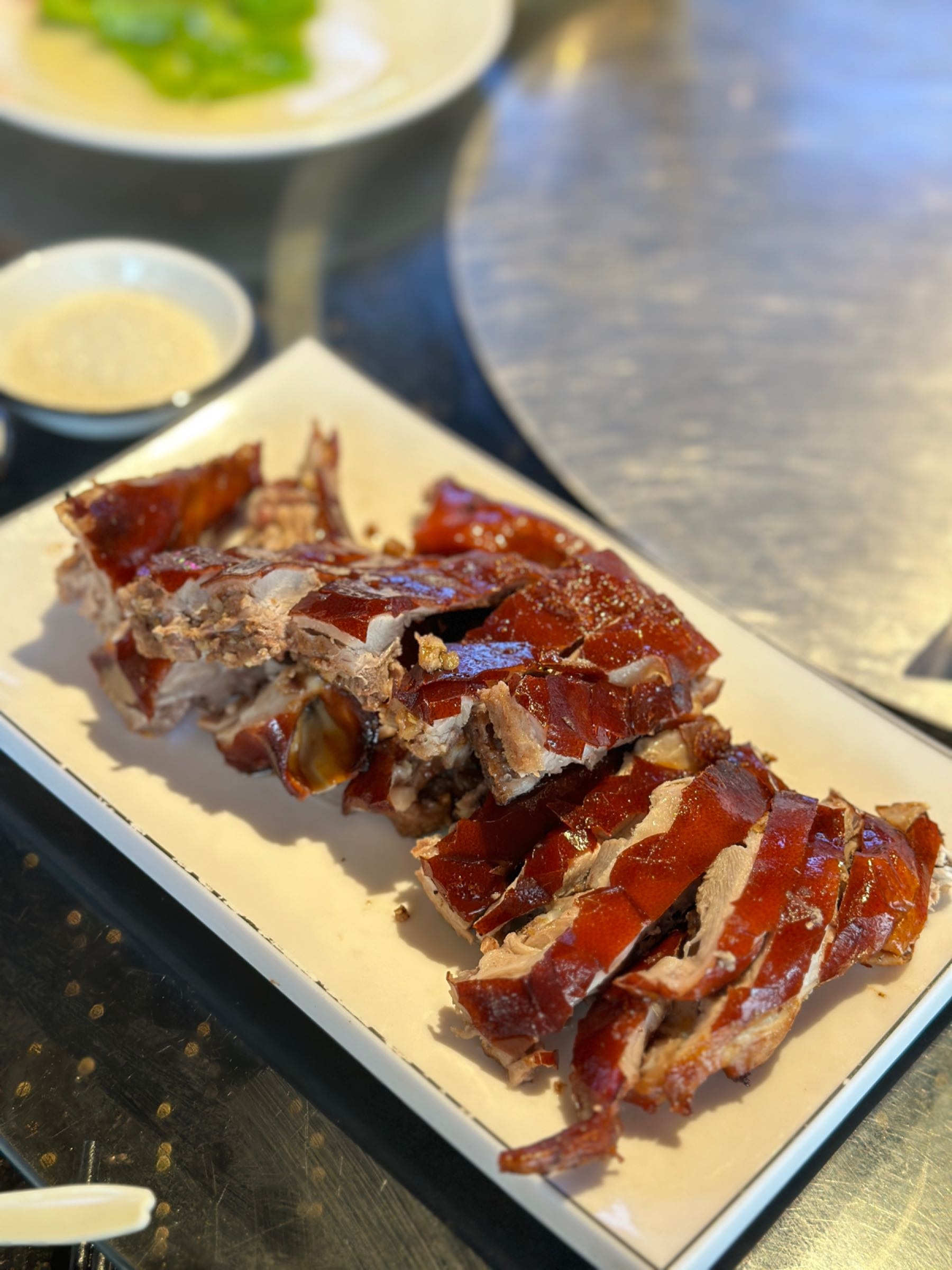 小白的·非遗东方烤乳猪·海鲜连锁餐厅(火车头店)