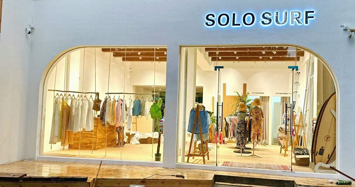SOLO SURF冲浪潮牌集合店(日月湾店)