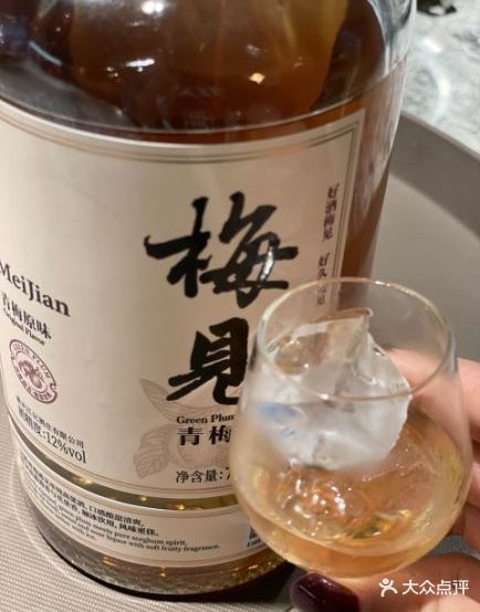 九月潮niu(融汇西流沱店)
