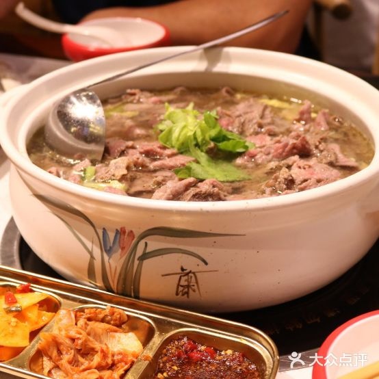 冯大娘乐崩翘脚牛肉(万寿宫店)