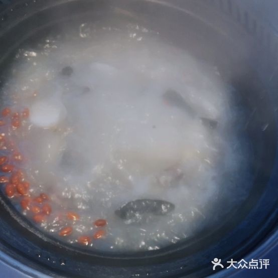 吉祥铁锅炖人