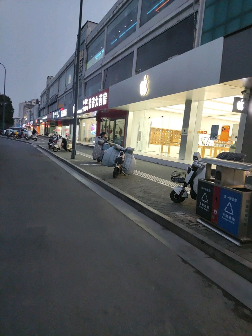 Apple授权经销商(银河通信连云港赣榆店)