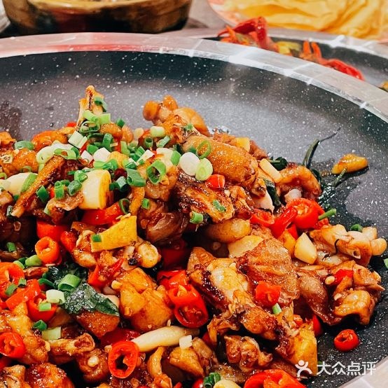 螺小三(烧烤·小龙虾·牛蛙·凤山店)