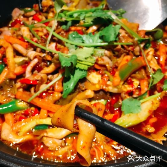 阿辉黔江鸡杂干锅虾·汤锅(北碚店)