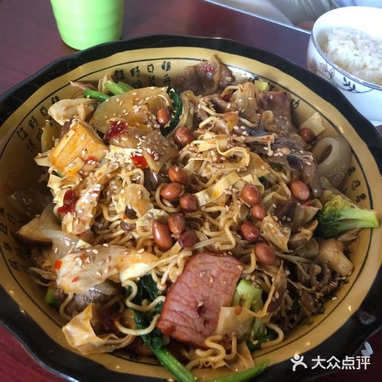 静静家麻辣香锅(鲁商中心店)