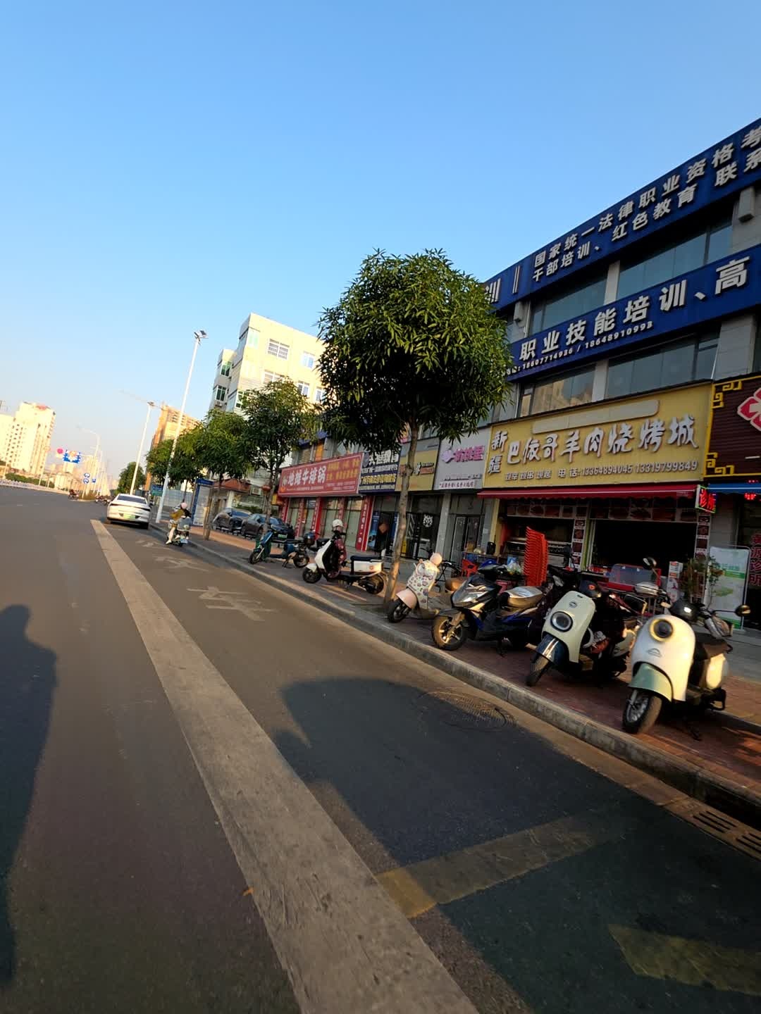 黄排长地摊牛排锅(明秀西路店)