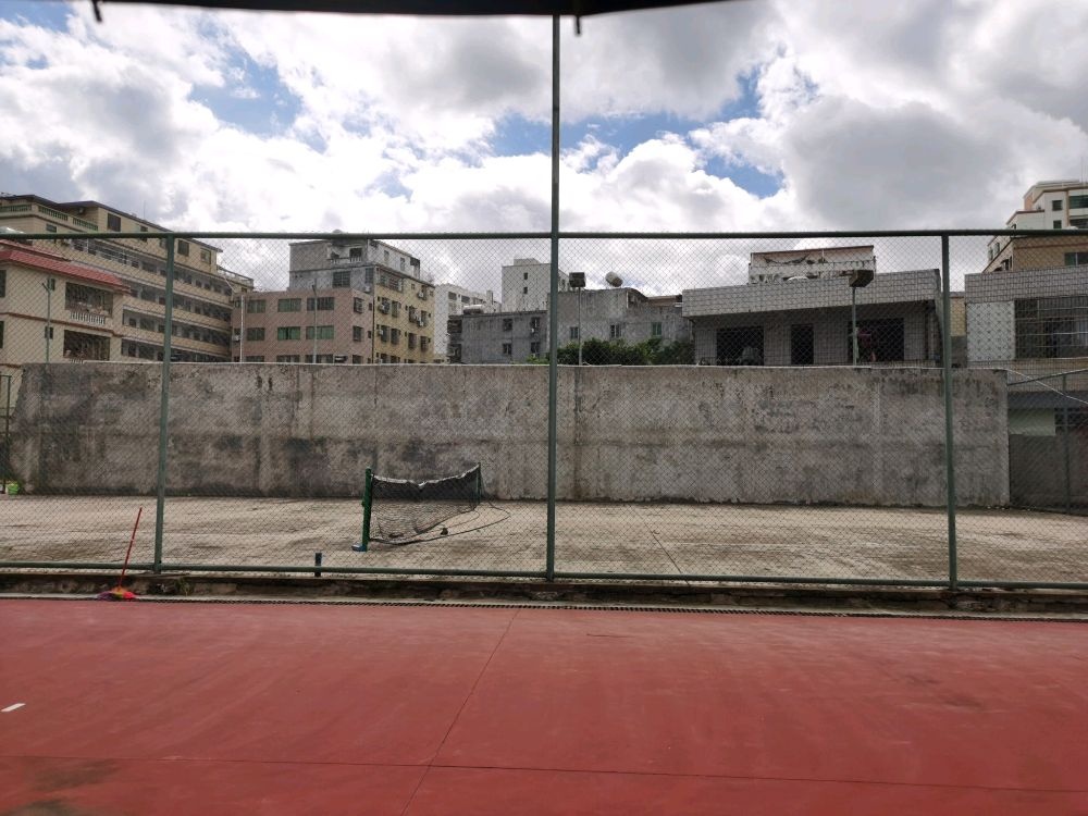 海南医学院城西校区-网球场