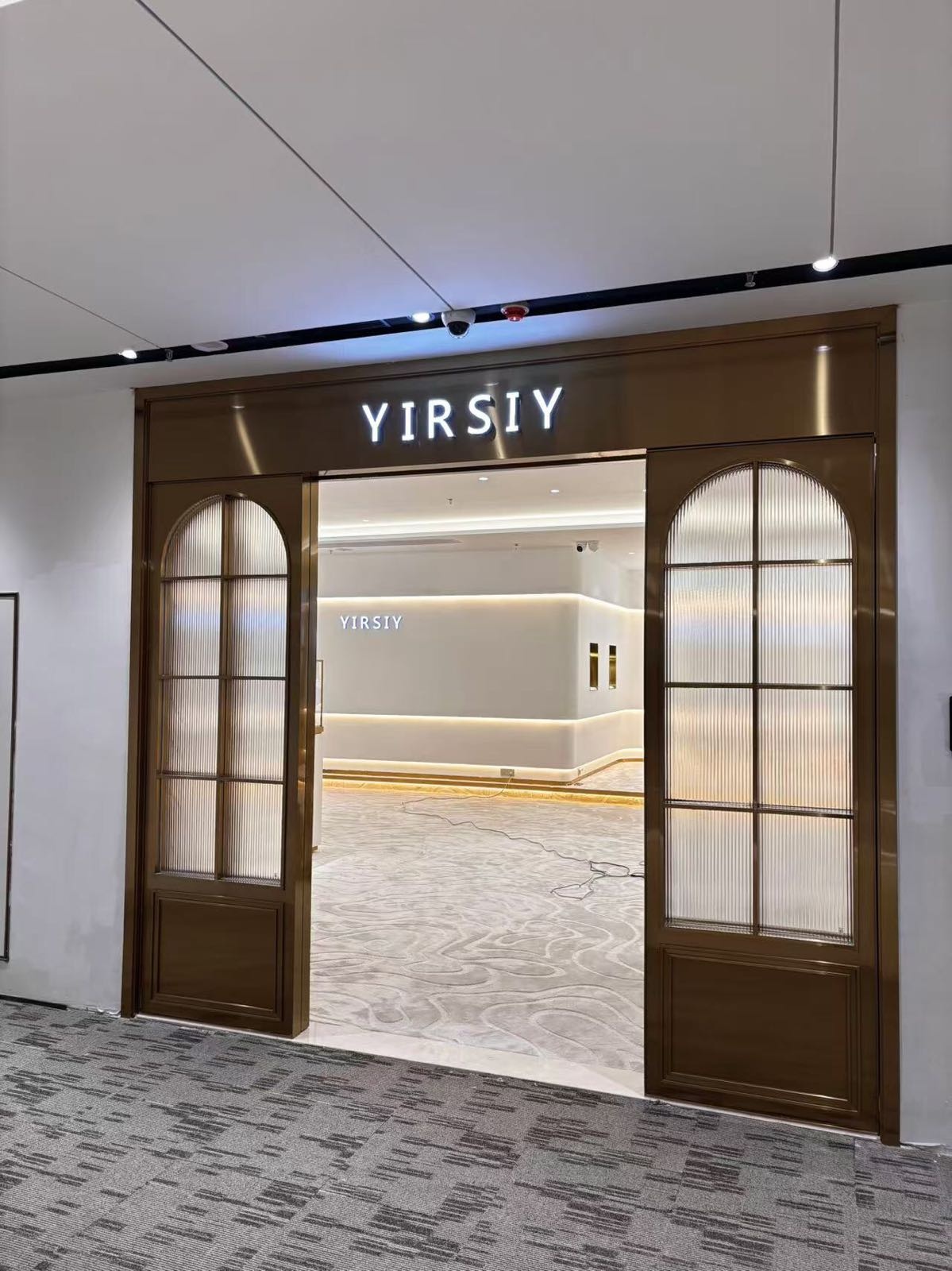 伊誓珠宝品牌形象店