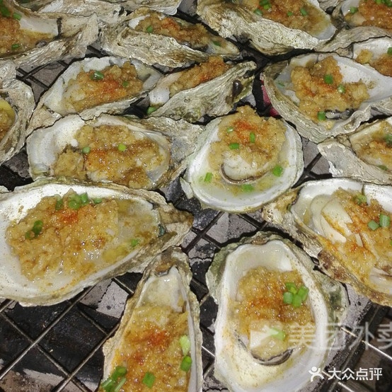 灵隆烧烤美食城