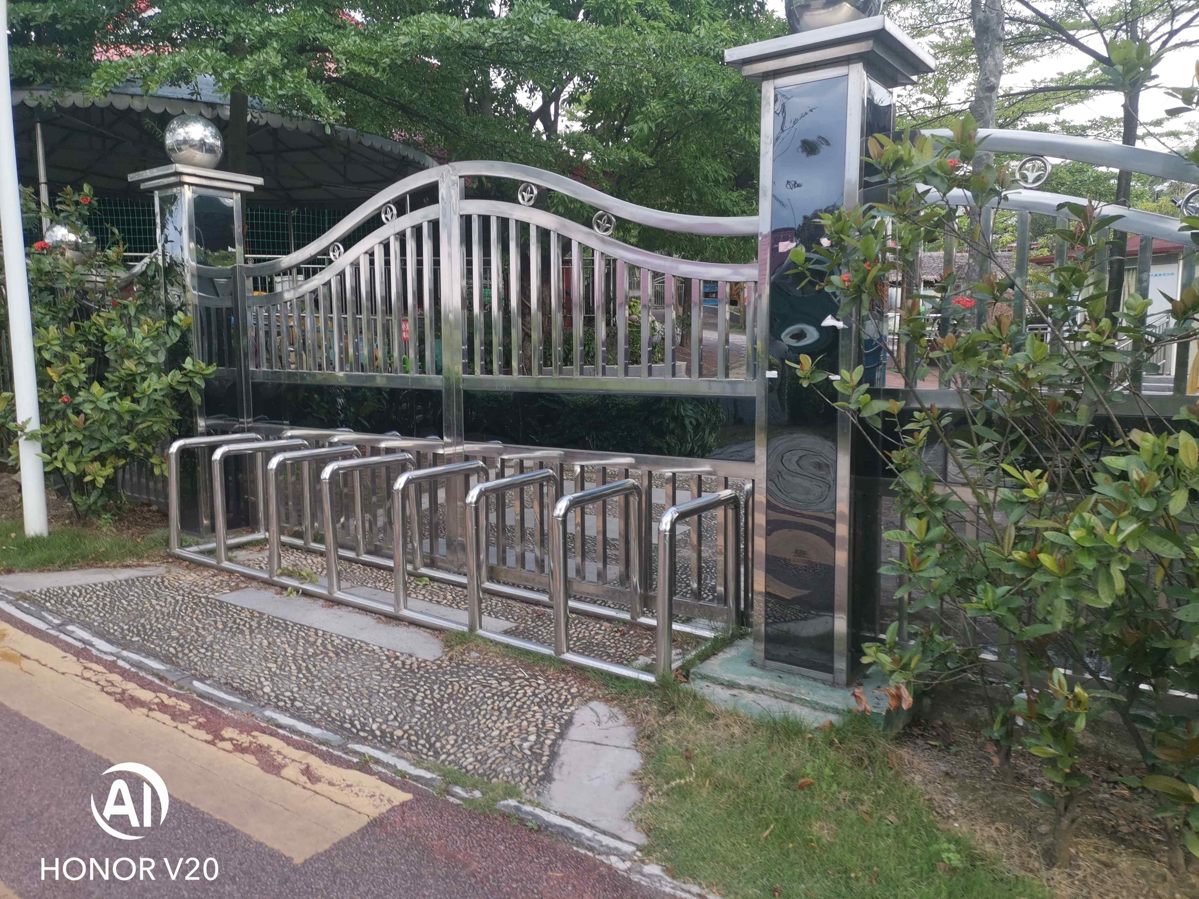 鹤山公园游乐场-北门